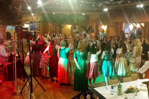 Geburtstagsfeier mit Tanzmusik und Alleinunterhalter Andy Steiner in rustikaler Location