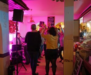 Partymusik zur Geburtstagsfeier in einem Ristaurante in Mühlhusen.jpg