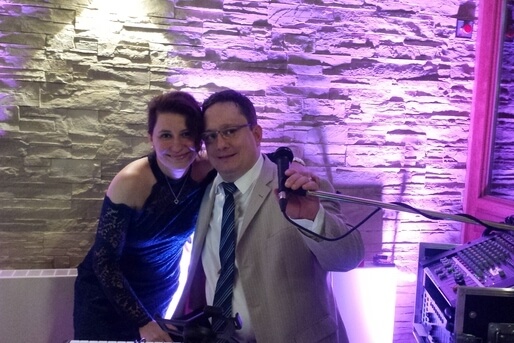 Andy Steiner mit Partnerin bei einer Veranstaltung im Einsatz